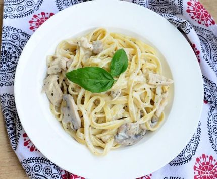 Паста "Фетучини с курицей и грибами"