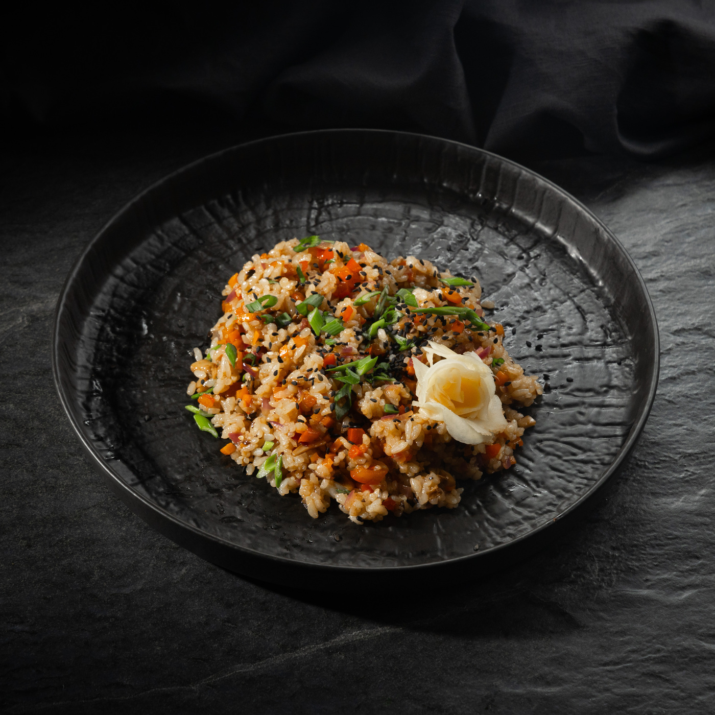 Рис с кальмаром