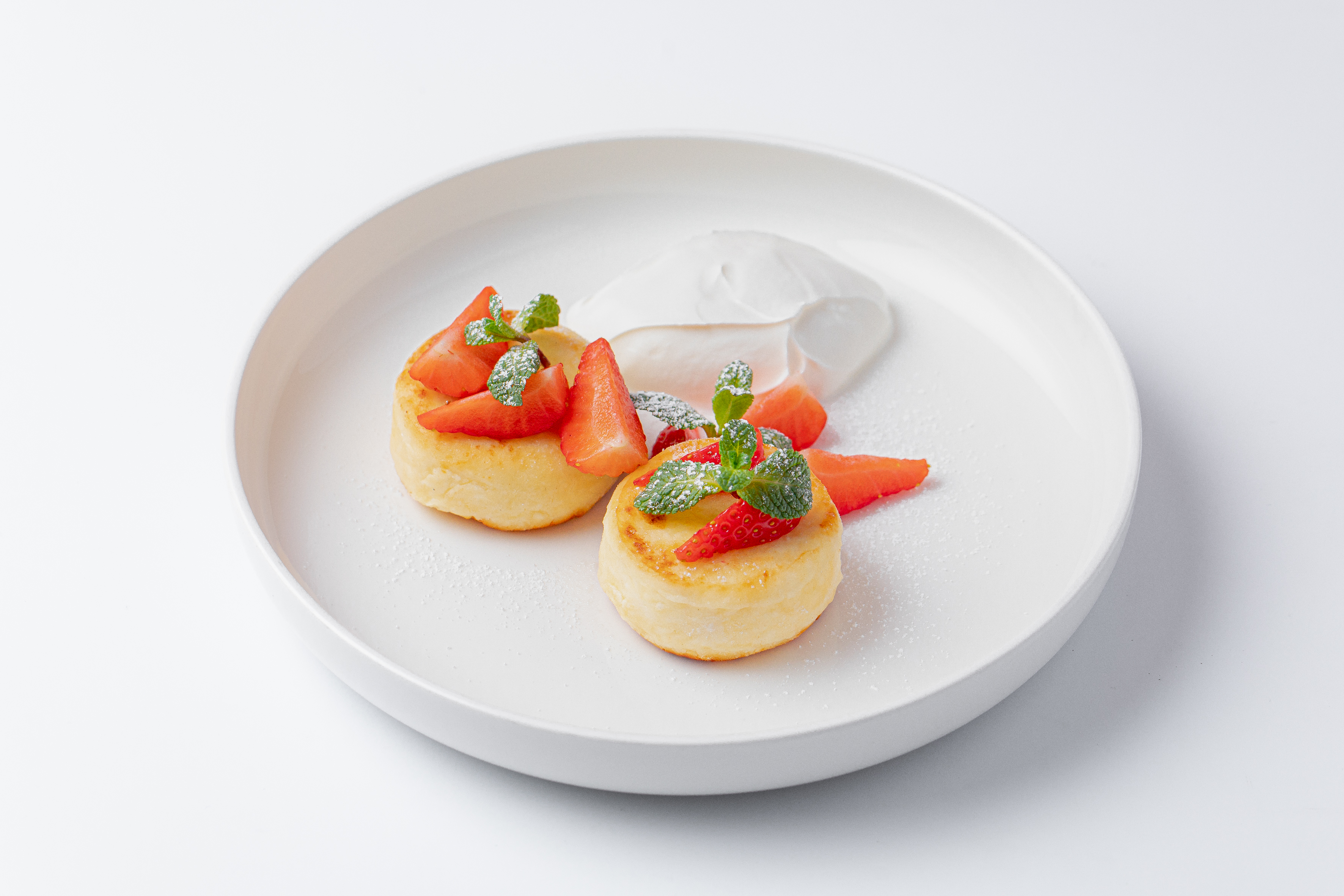 Сырники с клубникой