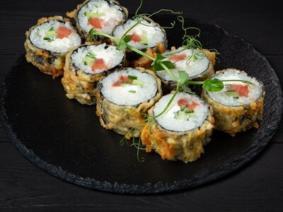 Горячая гейша с лососем