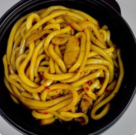 Лапша с грибами и мясом в тайском соусе