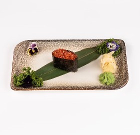 Гунканы с красной икрой 1 шт