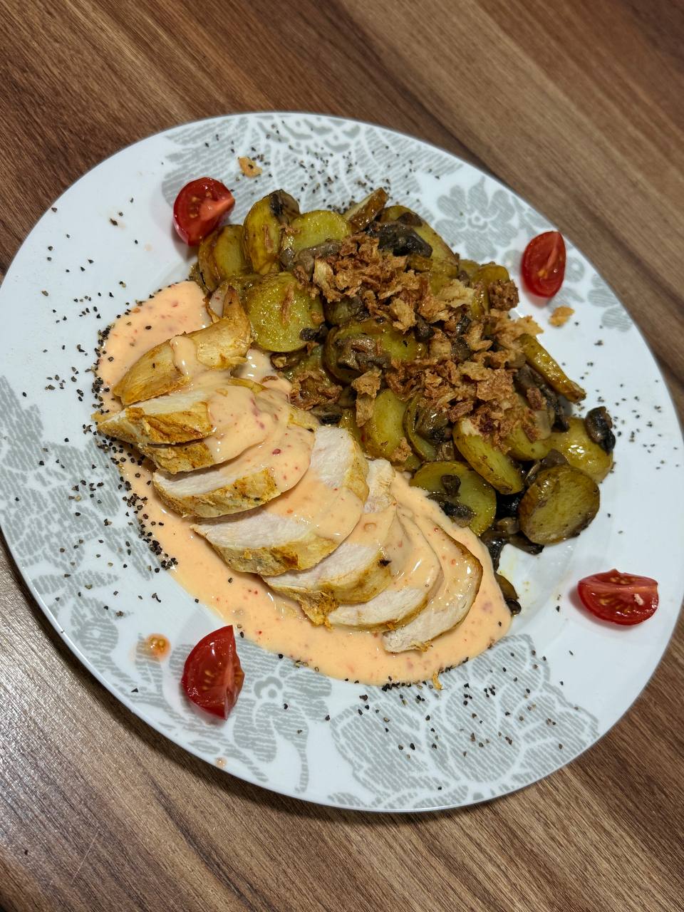 КУРИНАЯ ГРУДКА С КАРТОФ БЕЙБИ,ГРИБАМИ