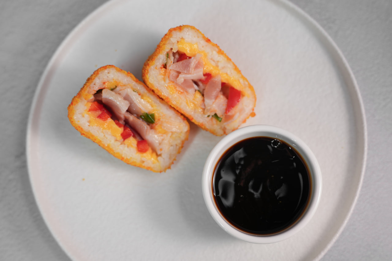 Жареный Онигири с Беконом