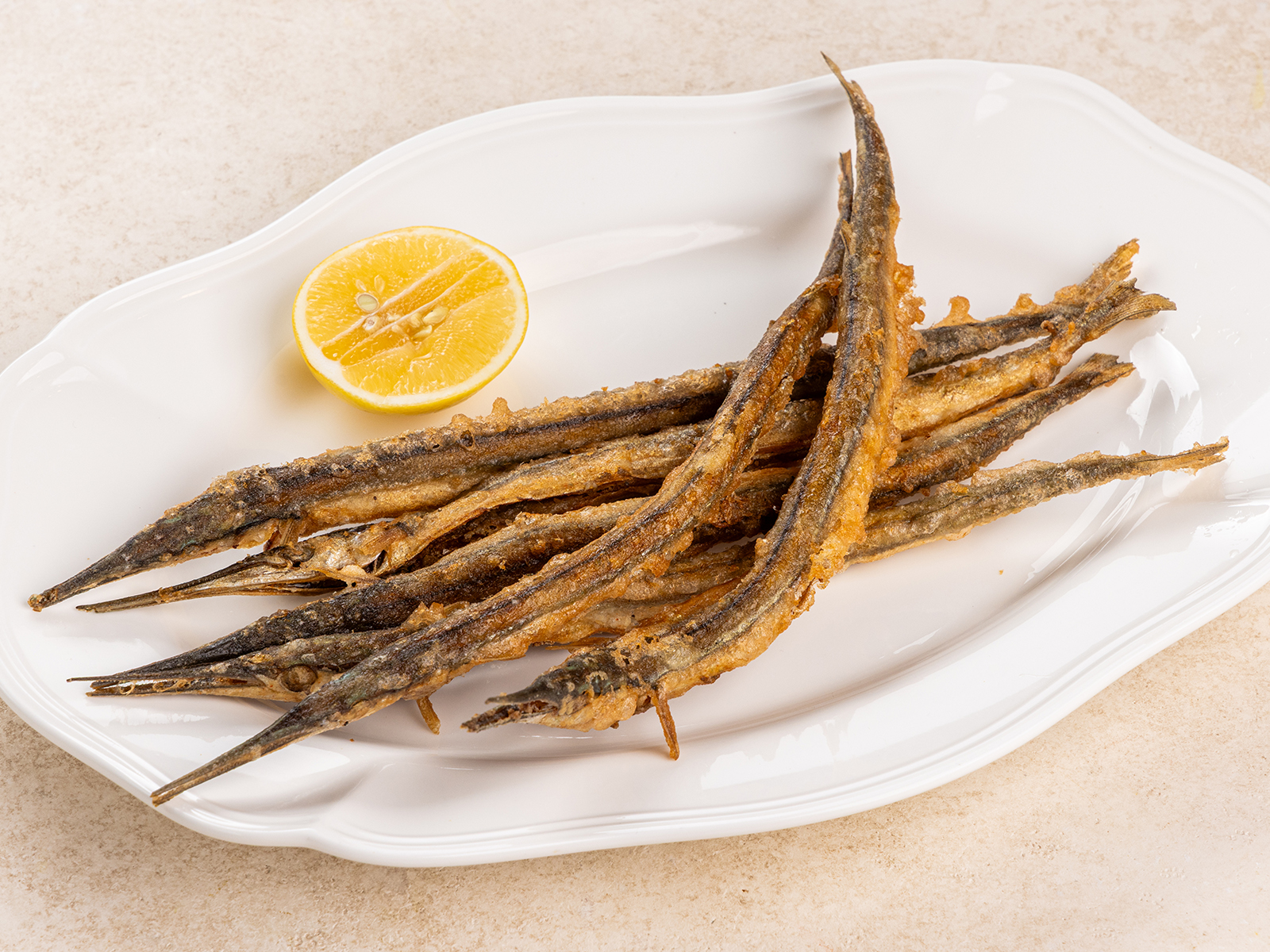 Хрустящий жареный сарган