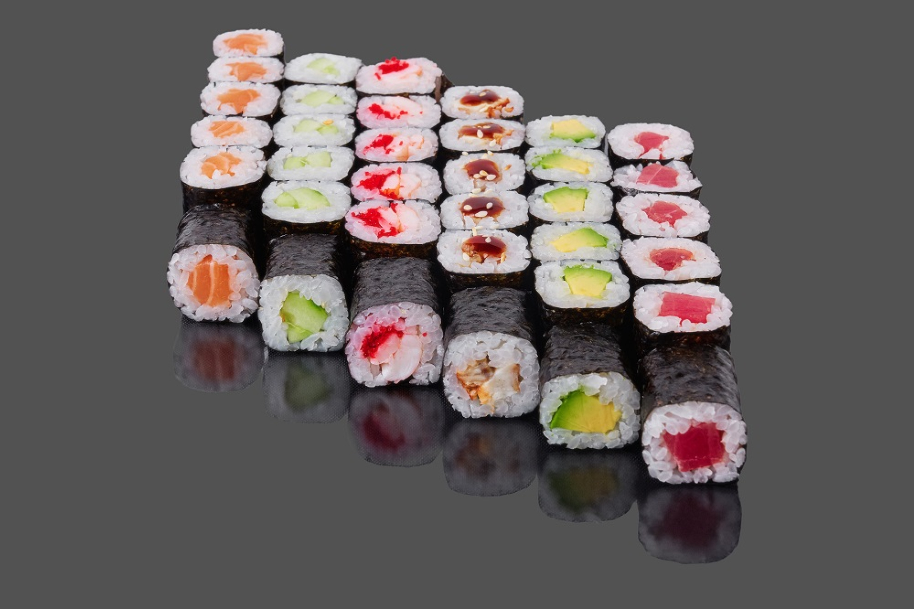 Ролл с авокадо