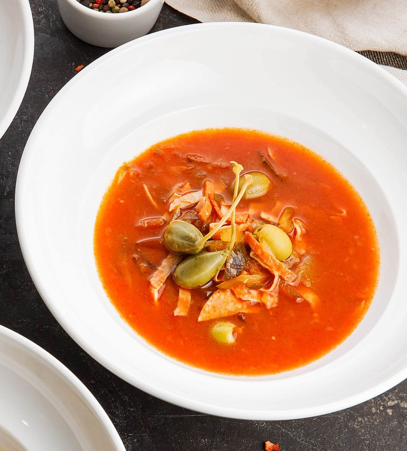 Сытная мясная солянка