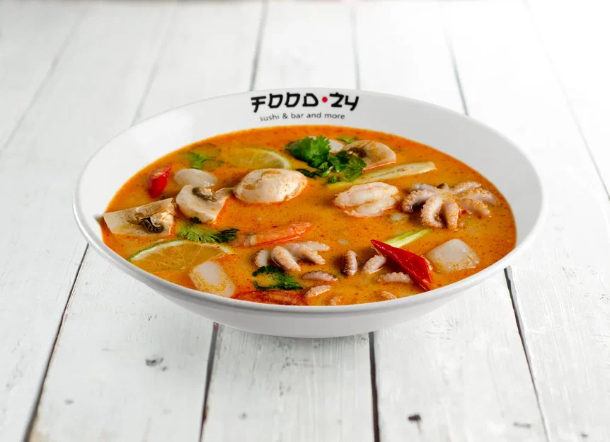 Том Ям с морскими гадами