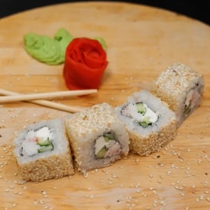 Калифорния в кунжуте 4 шт
