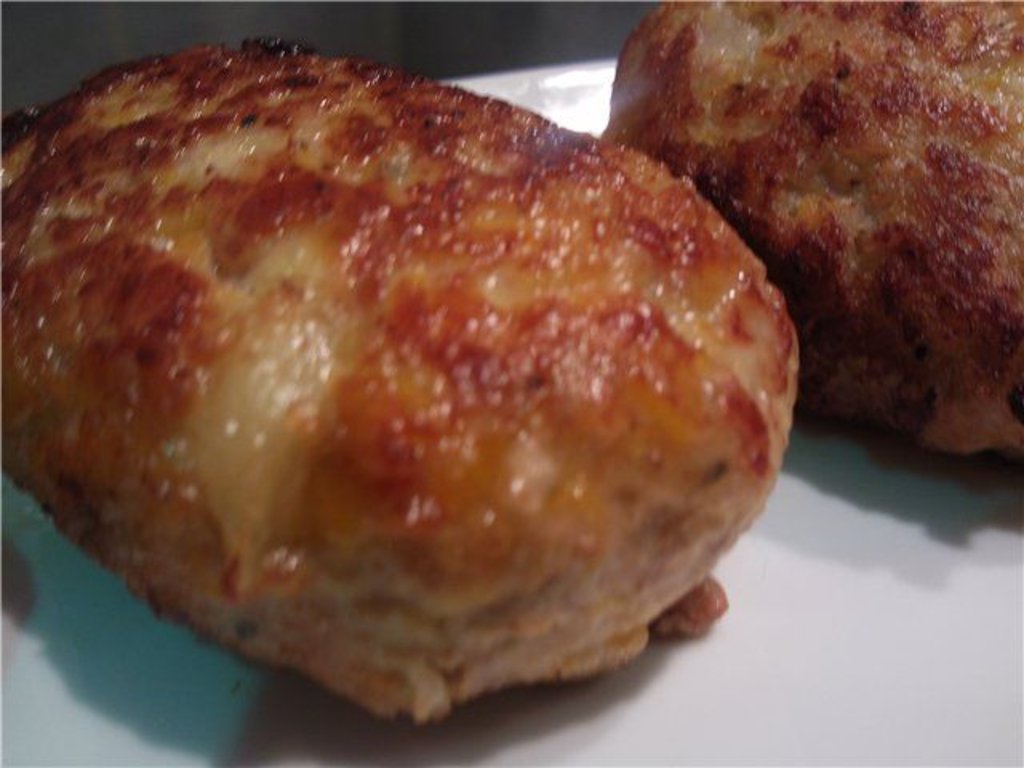 Бифштекс рубл. куриный с соусом