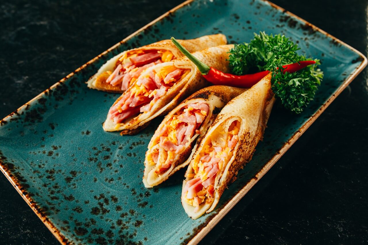 Блинчики с сыром и ветчиной