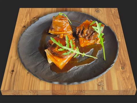 Томленая говядина с капустой Кимчи