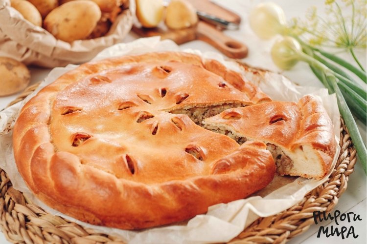 Русский пирог с картофелем и мясом 0,5кг