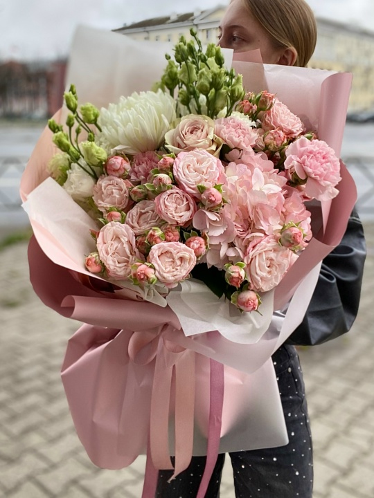 Букет с гортензией