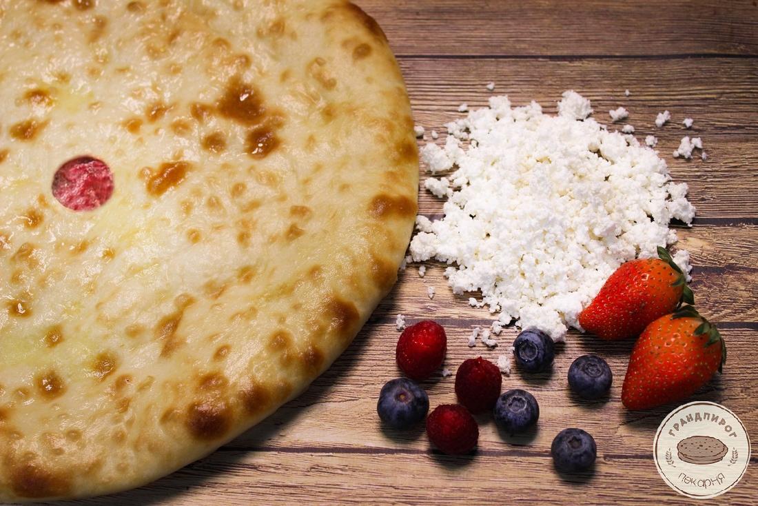 Пирог с творогом и черникой S