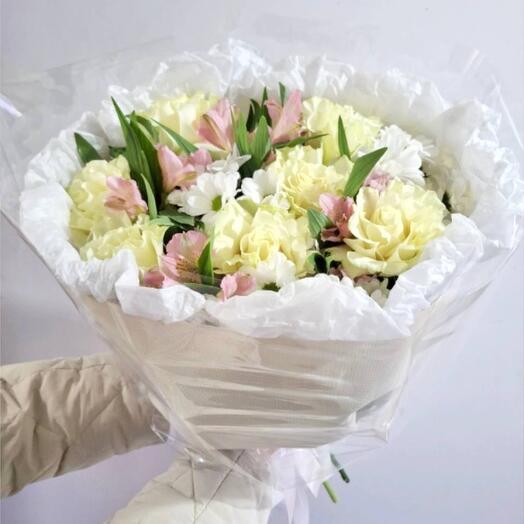 Букет «Я каждый день тобою восхищаюсь» из ажурных роз