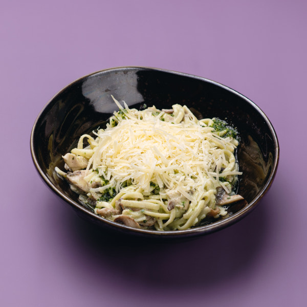 Паста с цыплёнком и песто