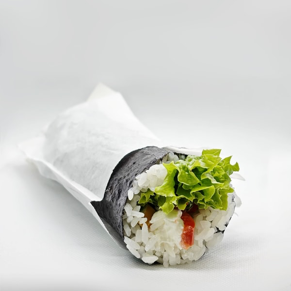 Хенд ролл с лососем