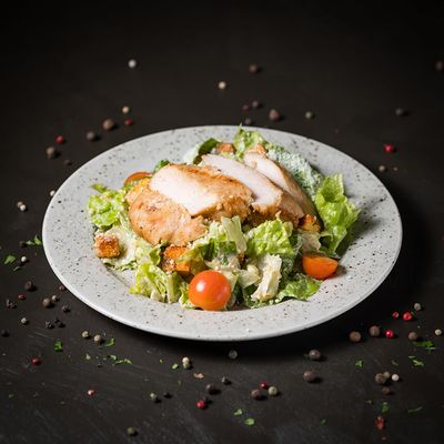 Цезарь с курицей