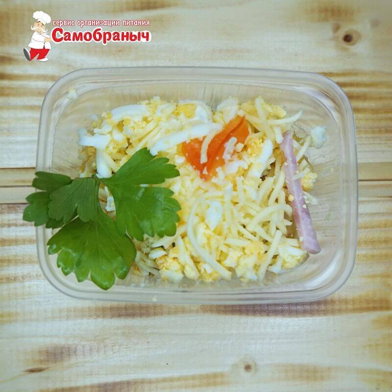 Салат-коктейль с ветчиной и сыром 100гр.