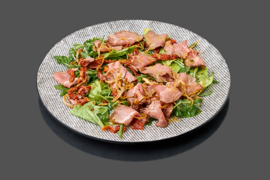 Салат с ростбифом