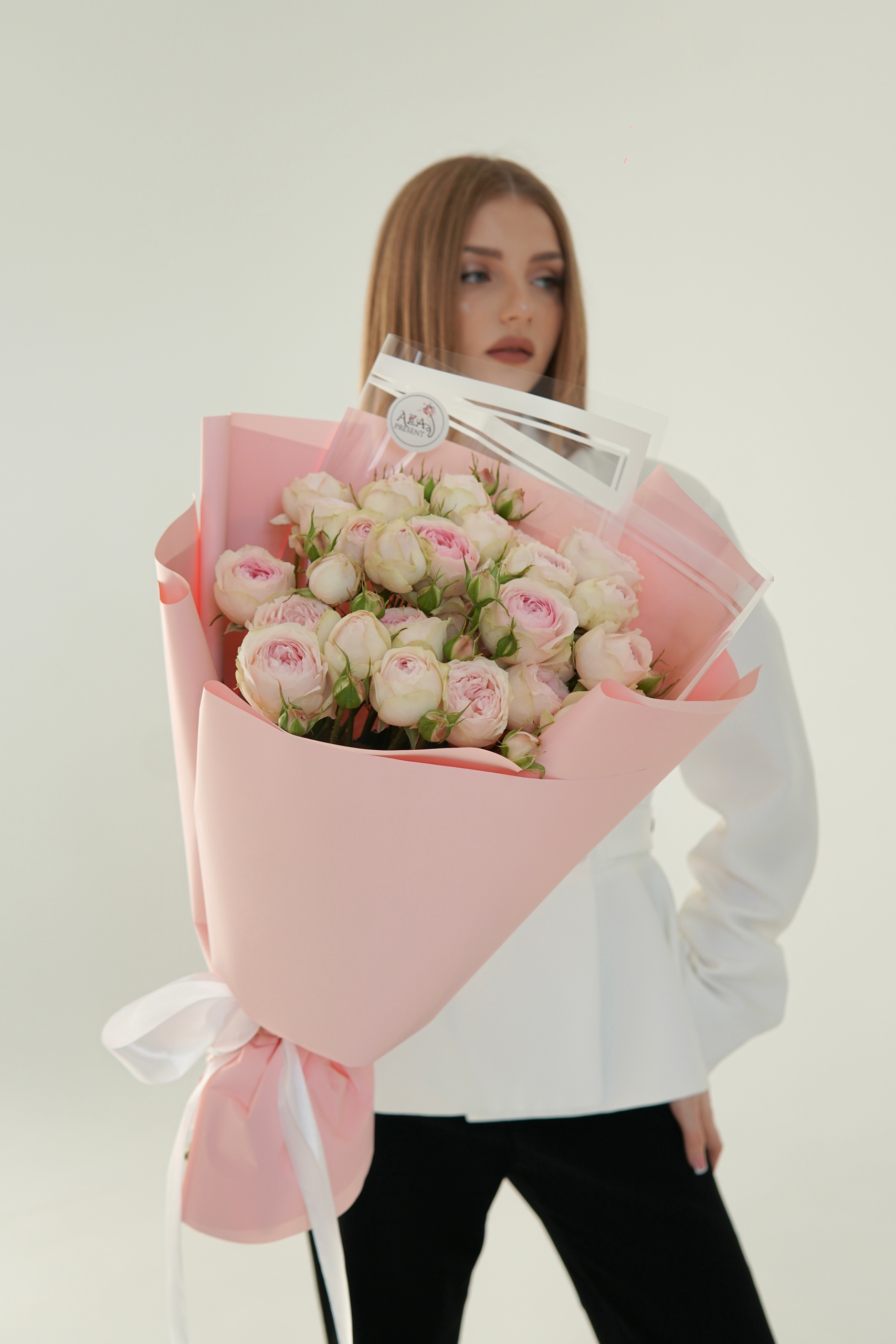 Букет из кустовых роз 5 шт