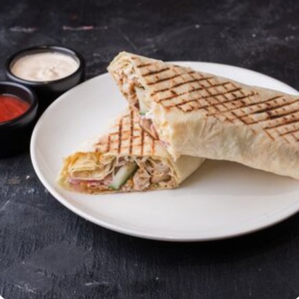 Шаурма со смешанным соусом куриная