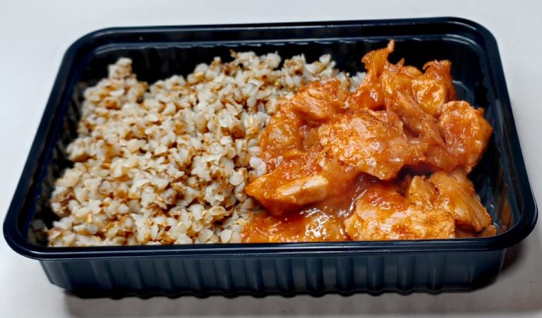 Поджарка из свинины с гречкой