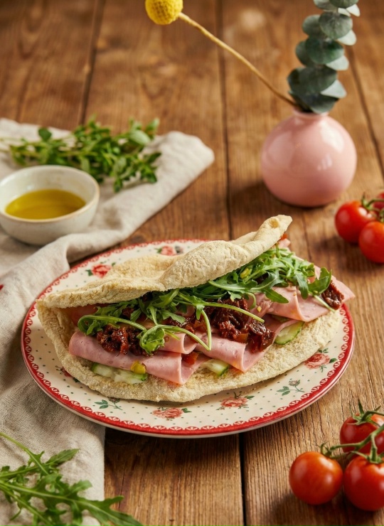 Пита с мартоделлой