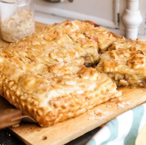 Пирог с яблоками и миндалем