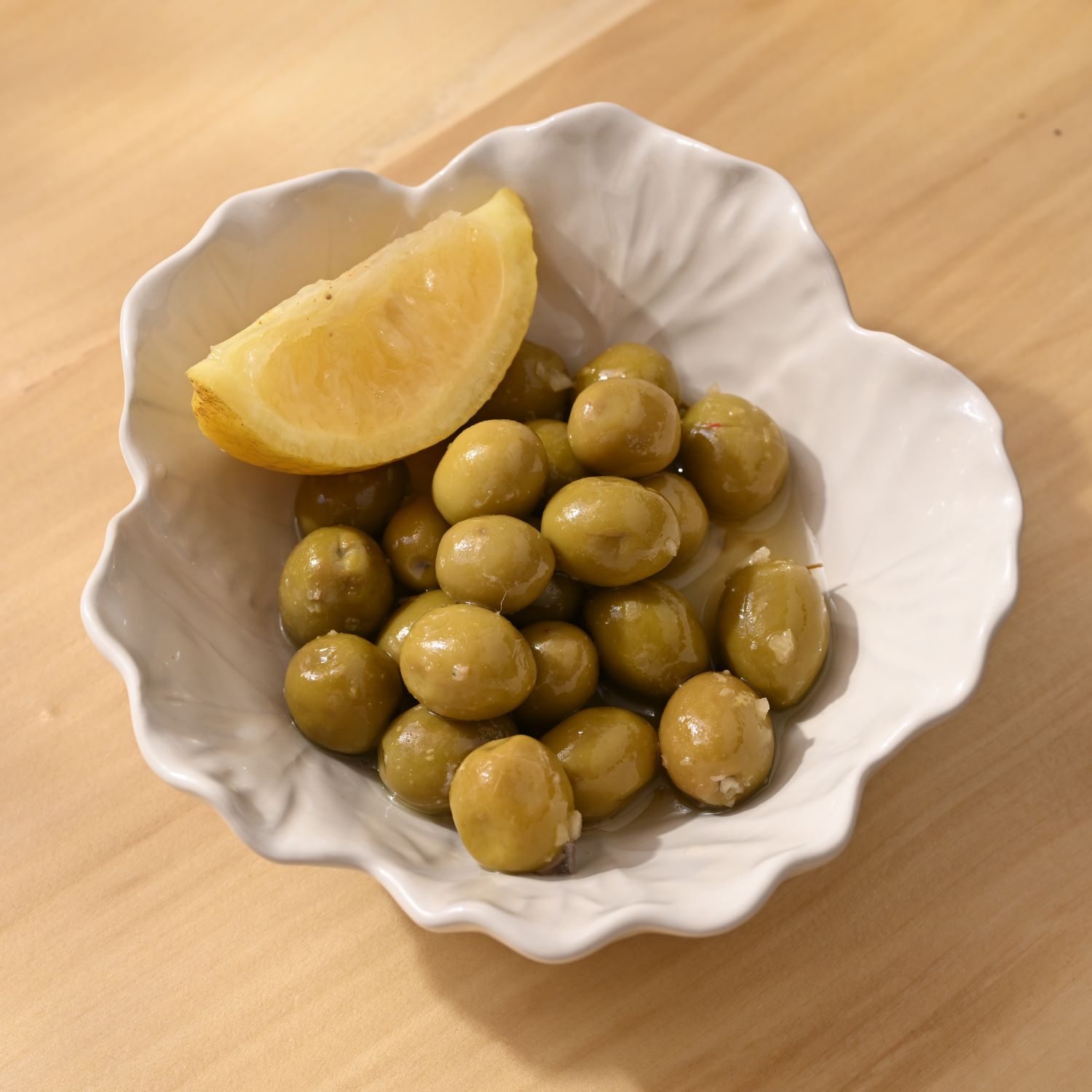 Оливки маринованные с лимоном