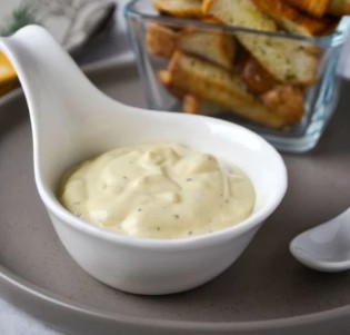 Белый соус (чесночный)