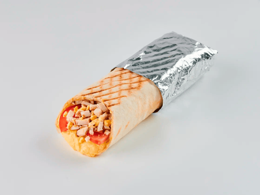 Много сыра в лаваше с курицей