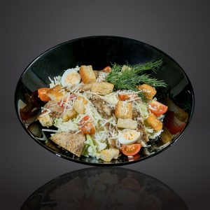 Салат Цезарь с курицей