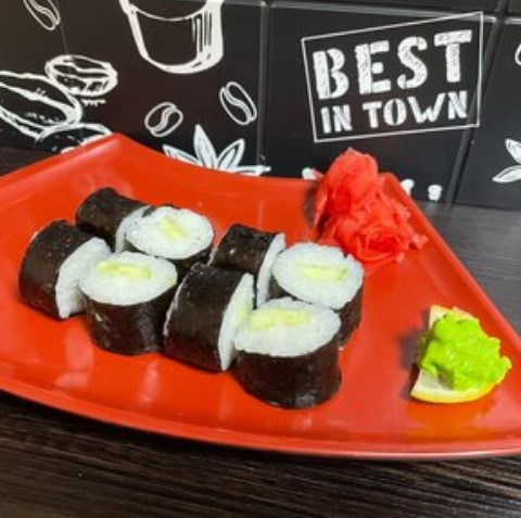 Классический ролл с огурцом