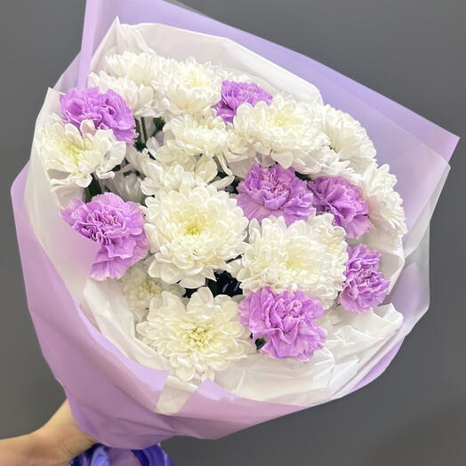 Нежные диантусы и хризантемы