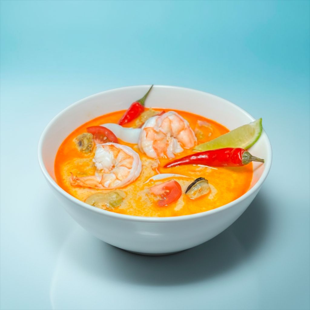 Том ям с морепродуктами