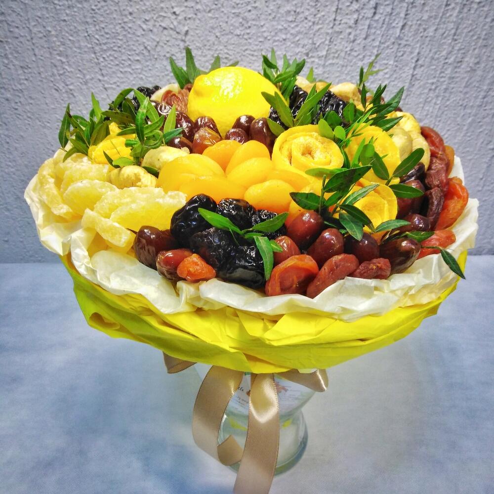 Букет из сухофруктов с лимоном