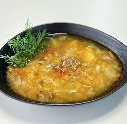 Щи из квашеной капусты с мясом