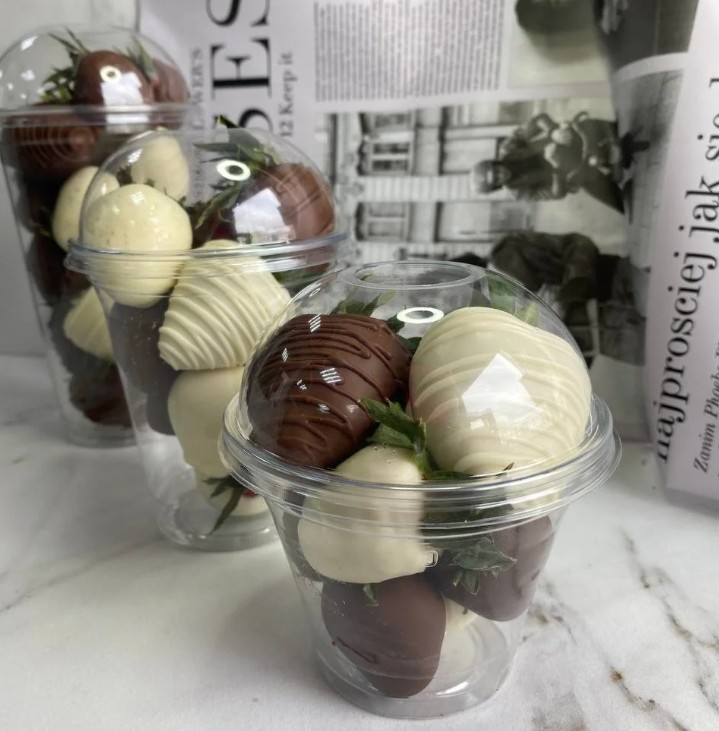 Клубника в шоколаде стаканчик "Орион" 