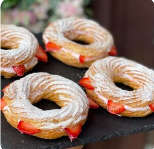 Творожное кольцо с клубникой