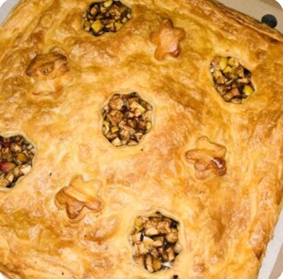 Пирог с черной смородиной 1кг (слоёное тесто)