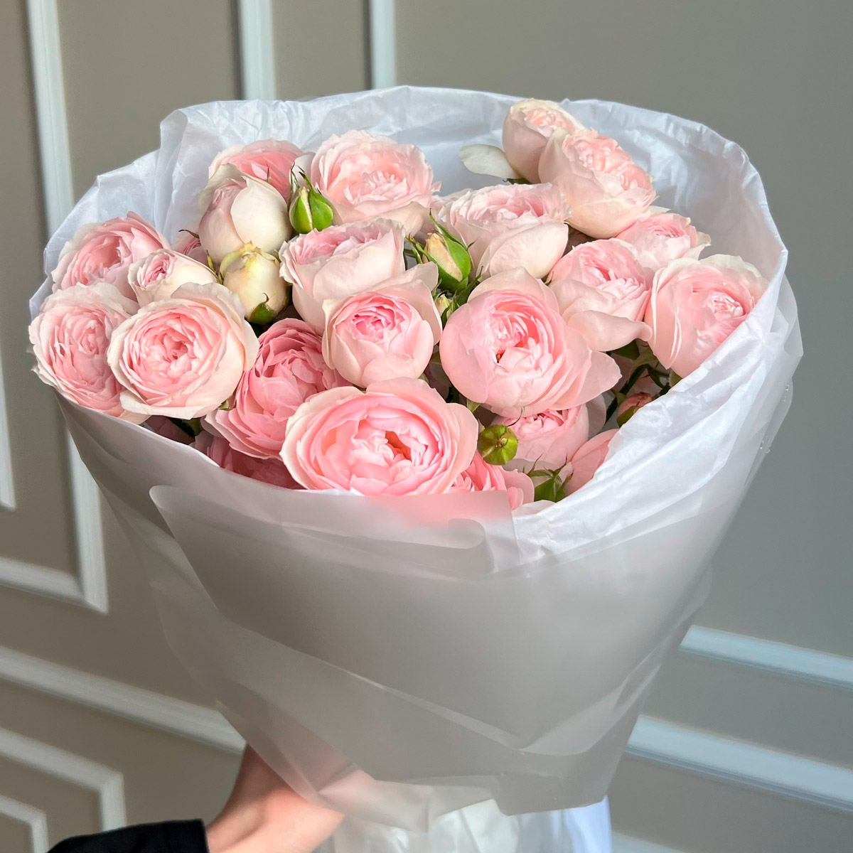 Моно букет из пионовидных роз (предзаказ) 