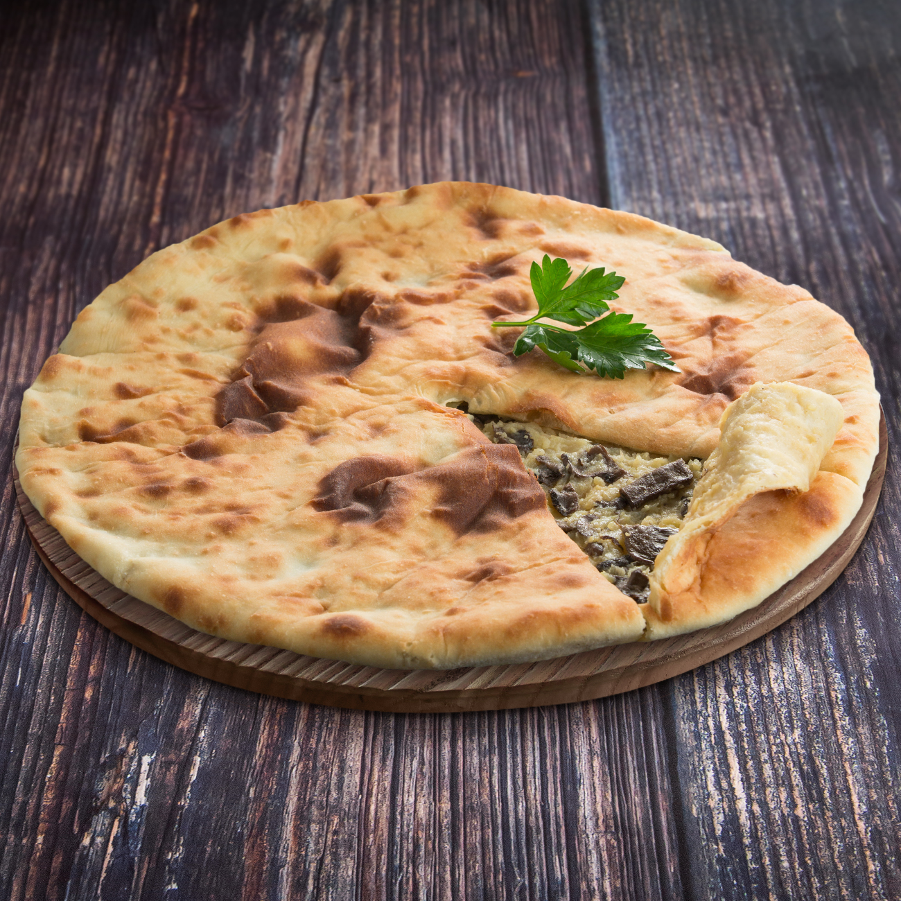 Пирог осетинский с грибами и картофелем