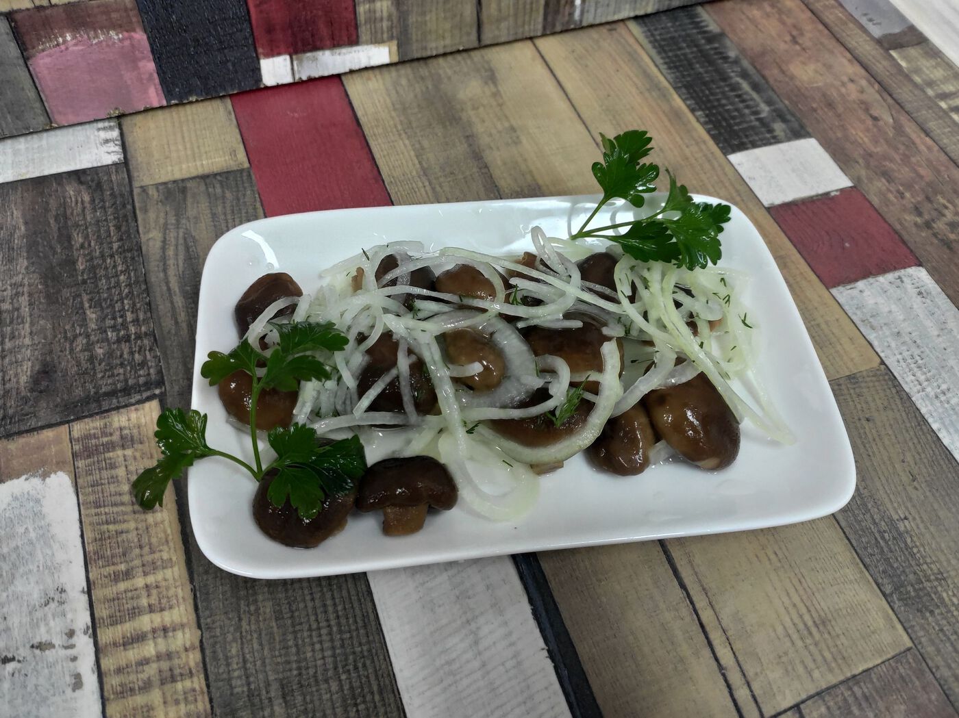 Грибочки с луком