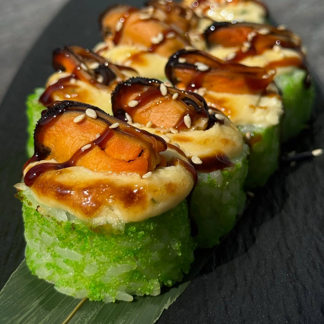 Запеченный с мидиями