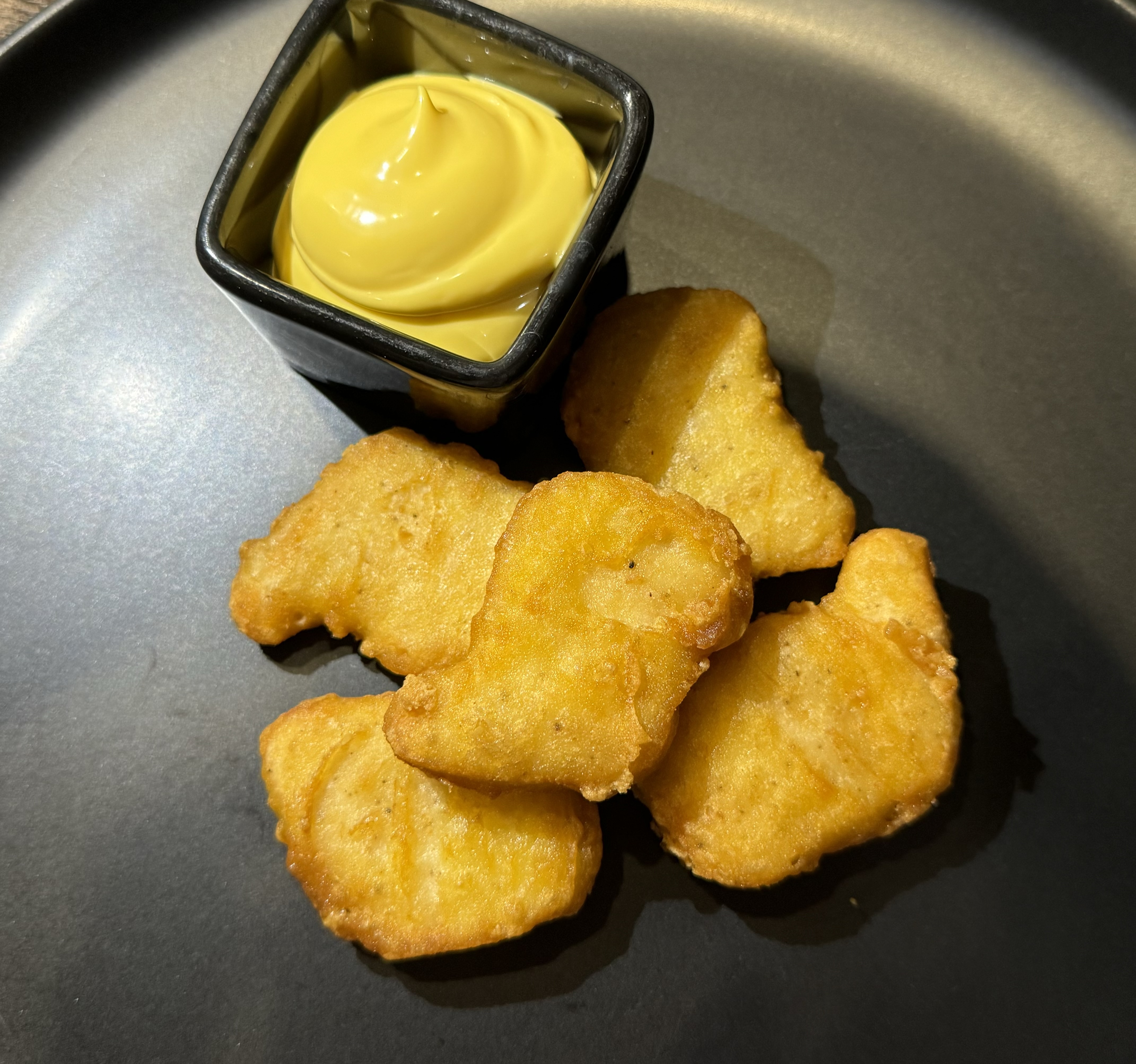 Наггетсы с сырным соусом