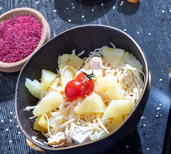 Салат с ананасом