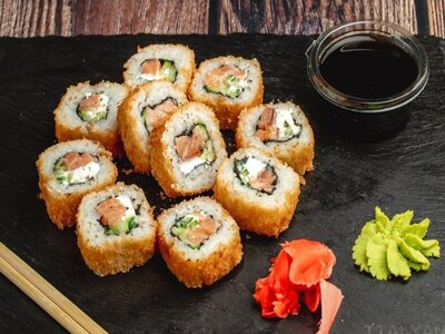 Горячий Ролл с Лососем