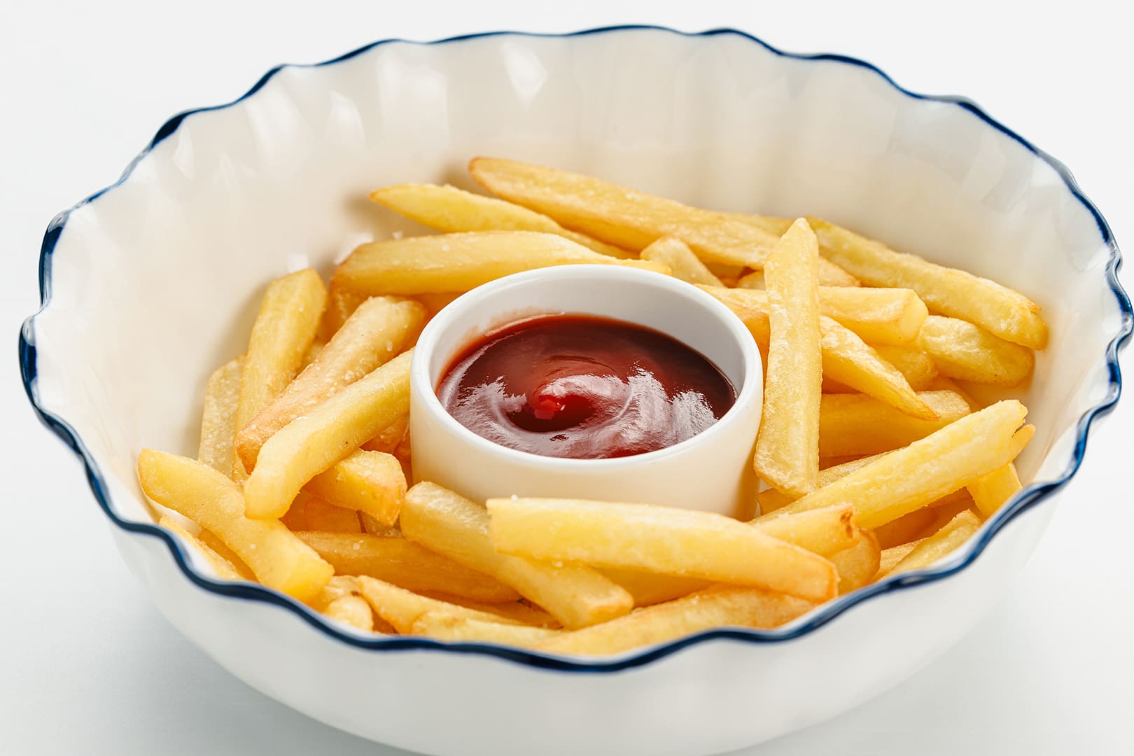 Картофель фри с кетчупом